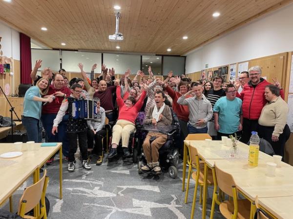 Glasba, ples in prijateljstvo na jesenskem druženju