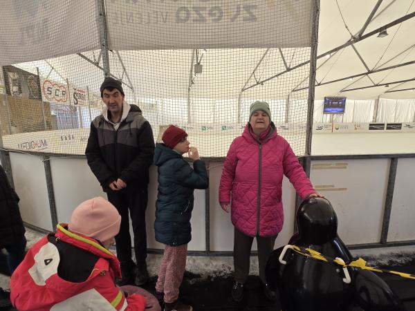 Peka mišk in ogled hokejske tekme