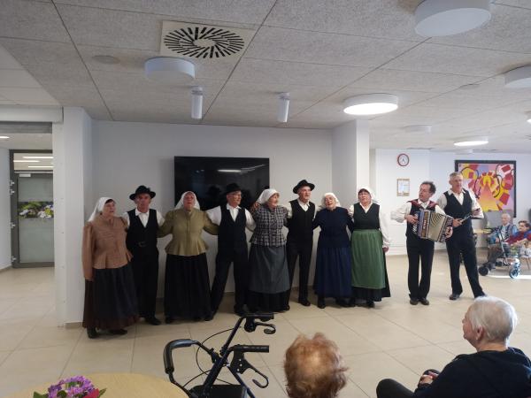 Nastop folklorne skupine Blagovne iz Šentjurja