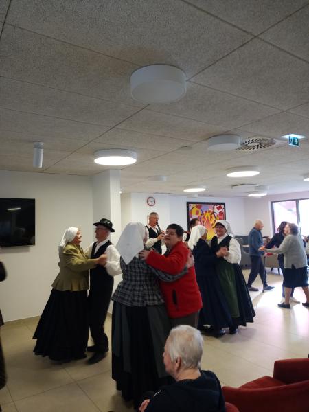 Nastop folklorne skupine Blagovne iz Šentjurja