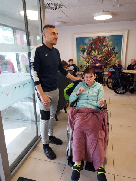 Nastop folklorne skupine Blagovne iz Šentjurja