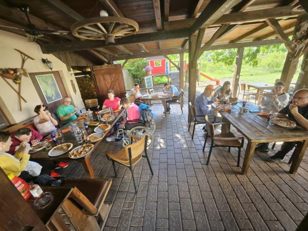 Dejanov rojstni dan in prijeten zaključek dneva v piceriji Velun