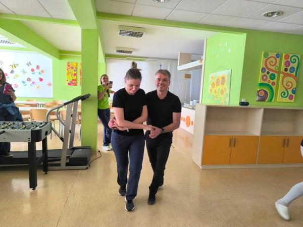 Salsa, smeh in gibanje – plesna ura, ki je navdušila
