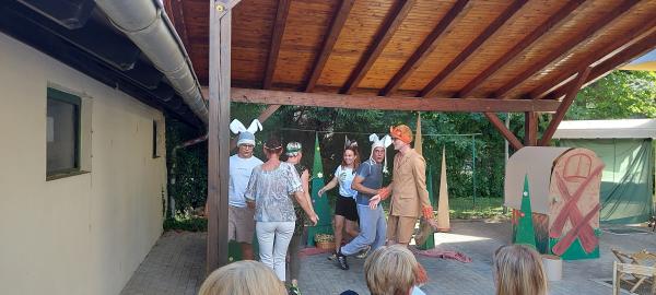 Gledališki popoldan, poln smeha in druženja
