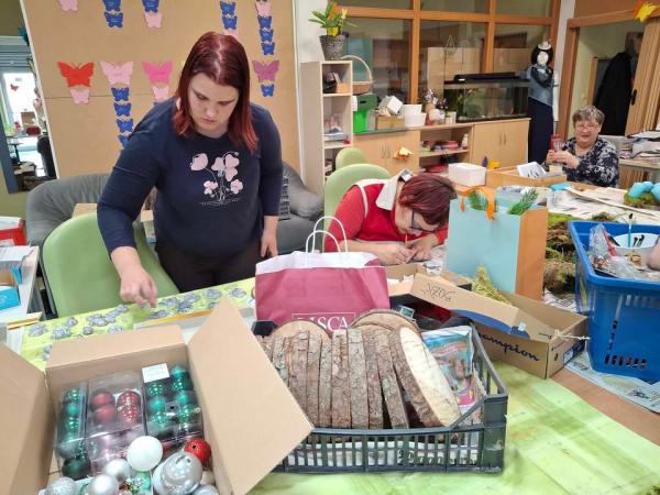 Življenje v enoti je praznično ustvarjalno! 