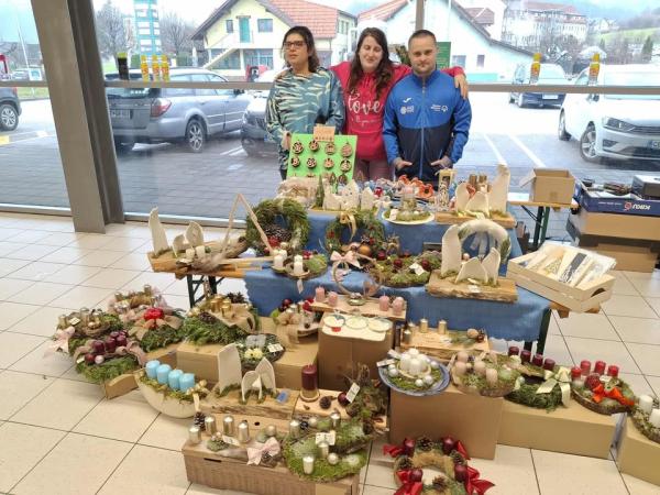 Življenje v enoti je praznično ustvarjalno! 